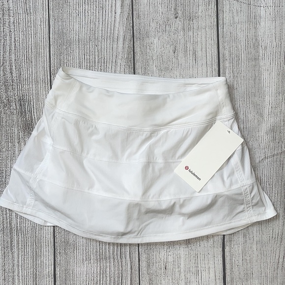 NWT Lululemon Pace Rival Mid Rise TENNIS Skirt Golf WHITE 4 regular length - Picture 1 of 9